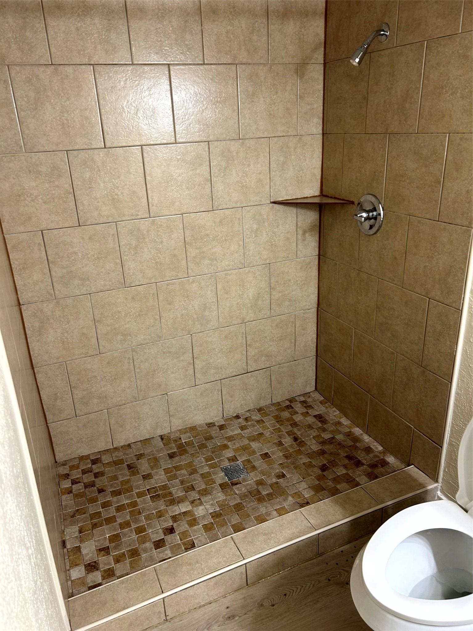 5018 Ridgecreek Drive Houston, TX 77053 - Photo 9 of 18 a bathroom with a sink