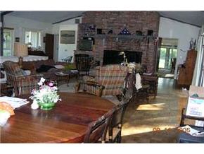 17 Gregg Road Nashua, NH 03062 - Photo 3 of 9 Gallery Image 3