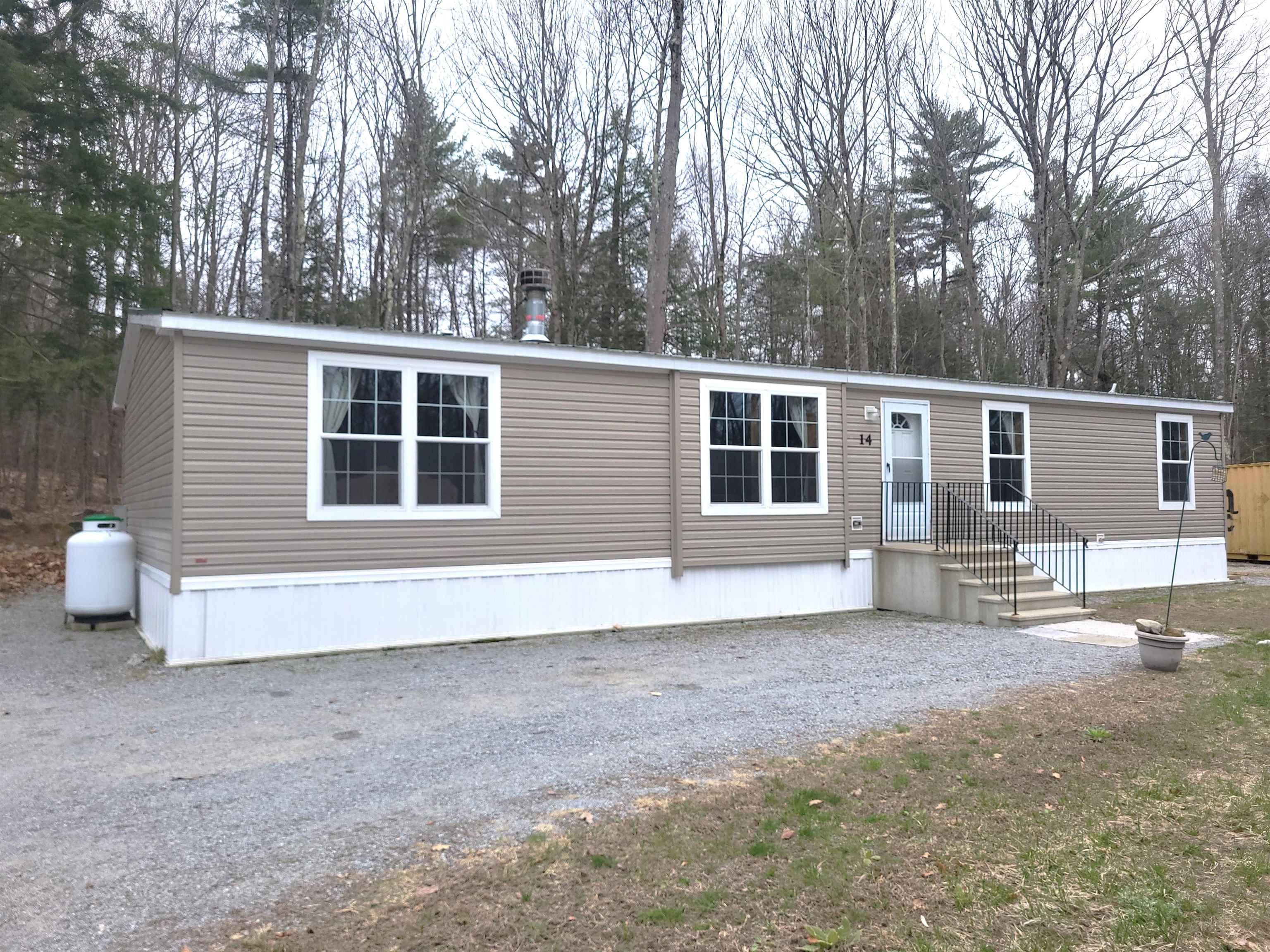 14 Peasley Road Henniker, NH 03242 - Photo 1 of 34 Gallery Image 1