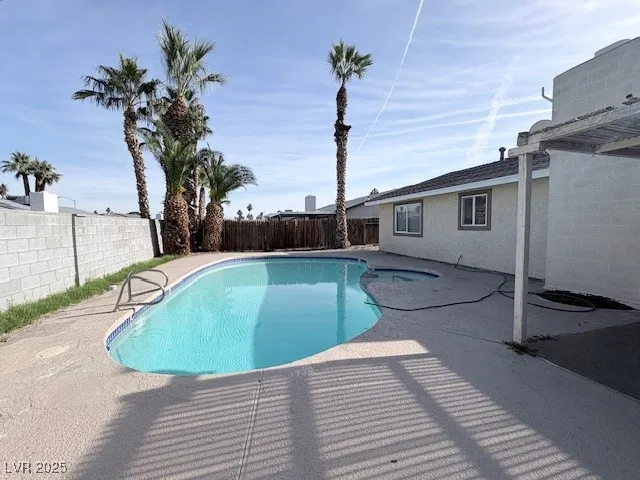 $1,950 | 4732 Monterrey Avenue, Las Vegas, NV 89121