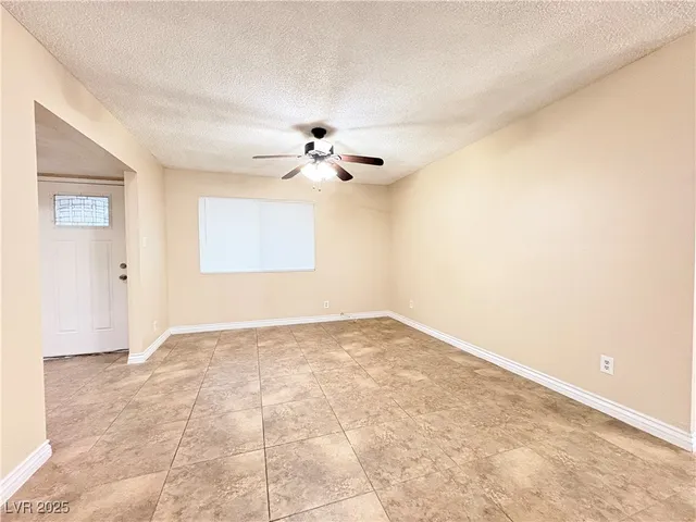 $1,950 | 4732 Monterrey Avenue, Las Vegas, NV 89121