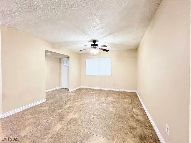 $1,950 | 4732 Monterrey Avenue, Las Vegas, NV 89121