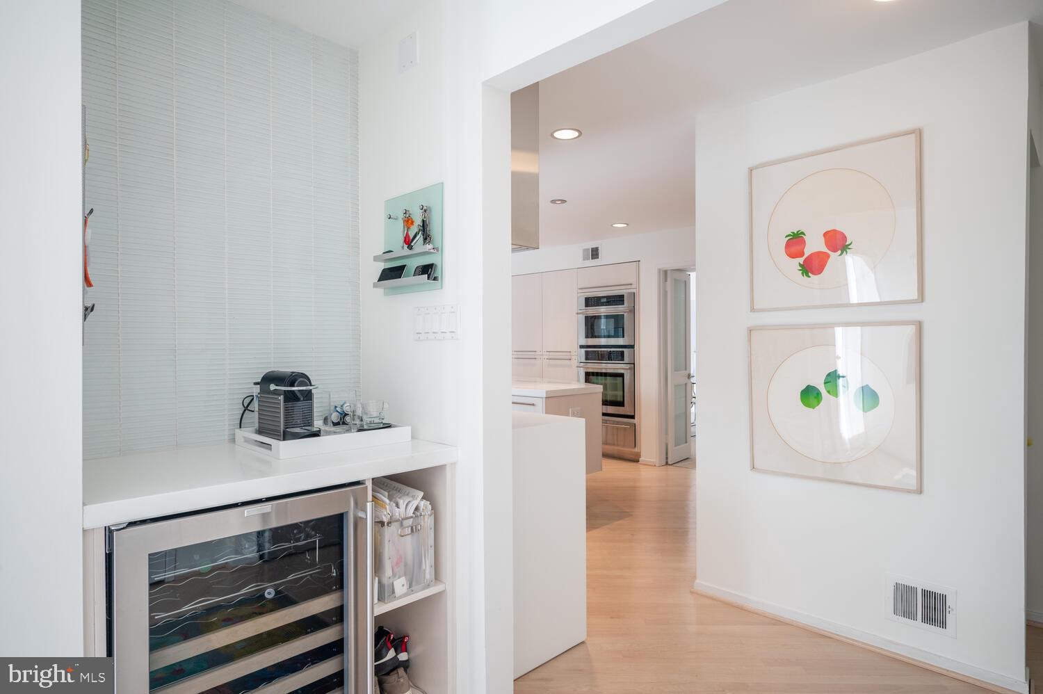 6908 Persimmon Tree Road Bethesda, MD 20817 - Photo 16 of 60