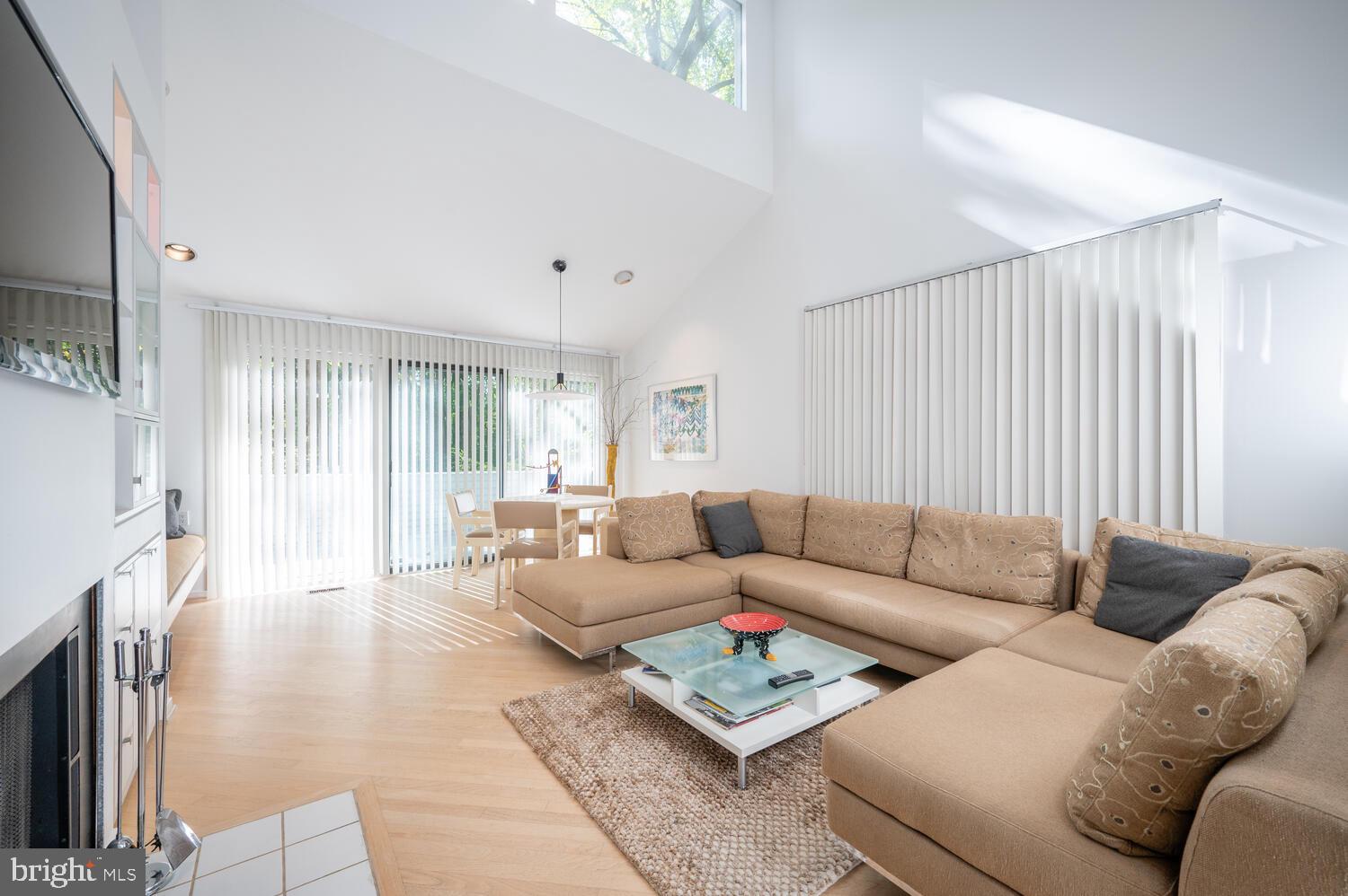 6908 Persimmon Tree Road Bethesda, MD 20817 - Photo 25 of 60