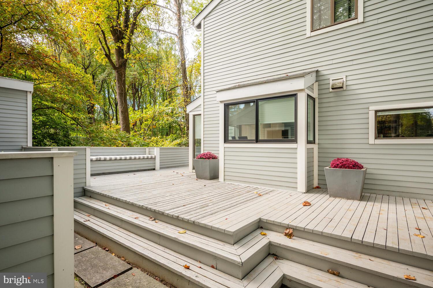 6908 Persimmon Tree Road Bethesda, MD 20817 - Photo 4 of 60