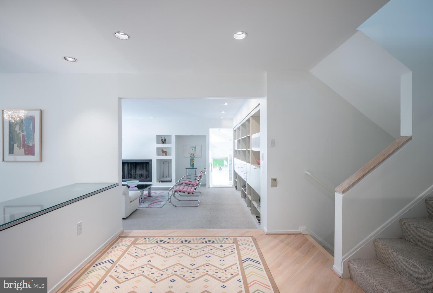 6908 Persimmon Tree Road Bethesda, MD 20817 - Photo 7 of 60