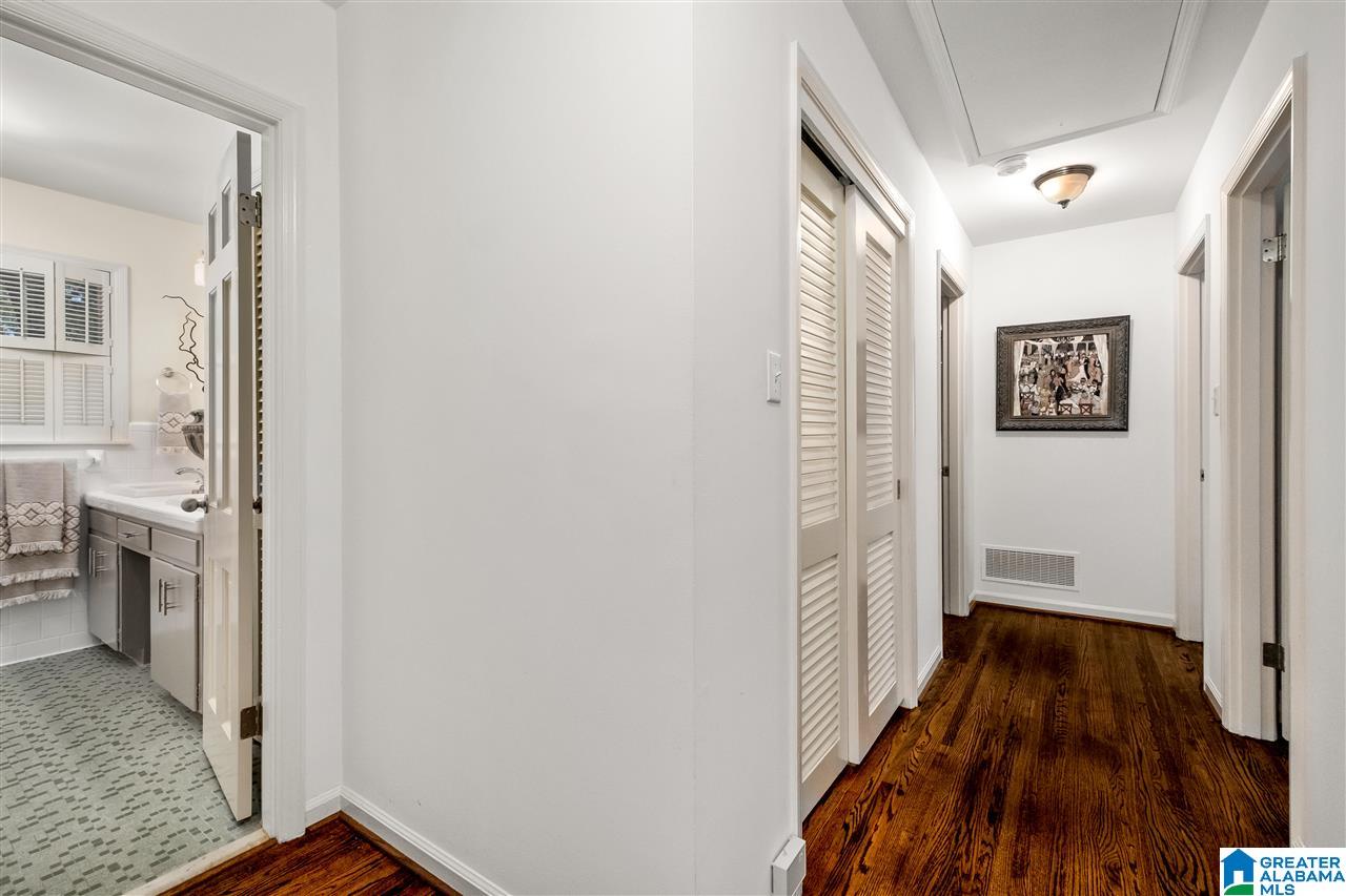 2704 Cherokee Road Mountain Brook, AL 35216 - Photo 15 of 29 Gallery Image 15