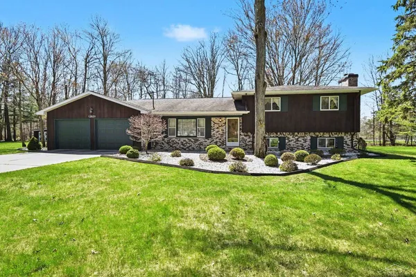 $315,000 | 12821 South Basell Drive, Hemlock, MI 48626