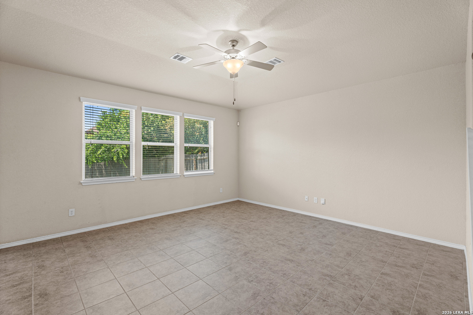 129 Enchanted View Cibolo, TX 78108 - Photo 11 of 31