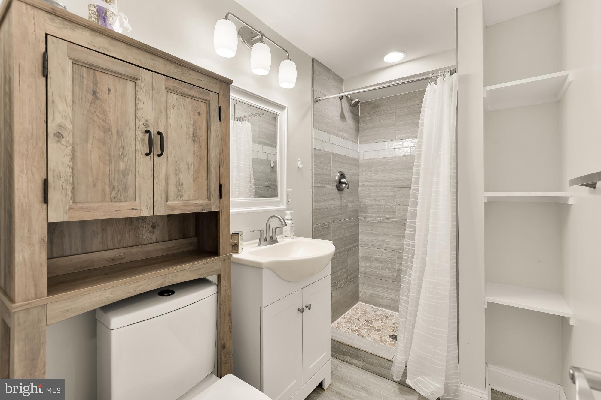 729 Roxboro Place Northwest Washington, DC 20011 - Photo 14 of 22