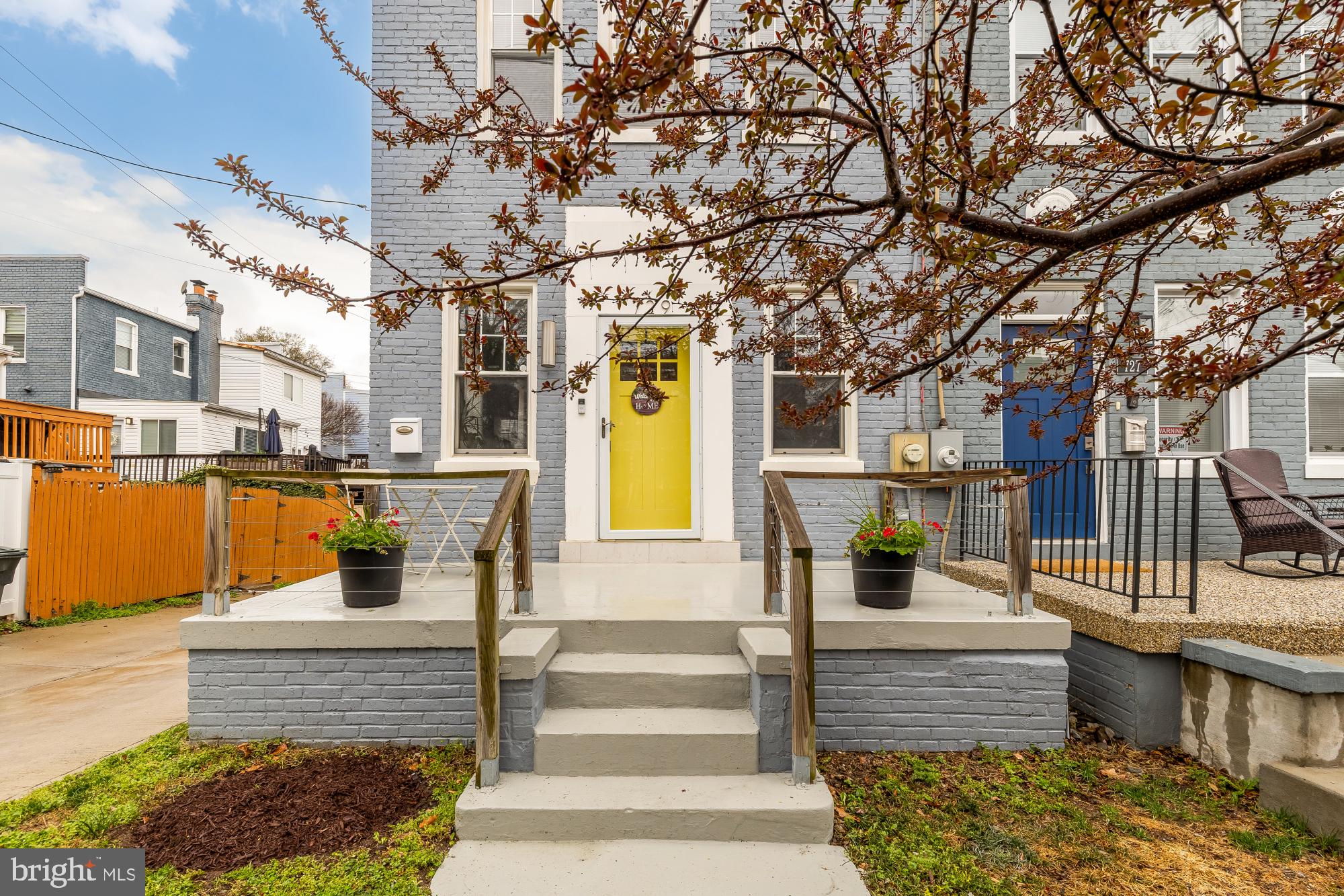 729 Roxboro Place Northwest Washington, DC 20011 - Photo 2 of 22