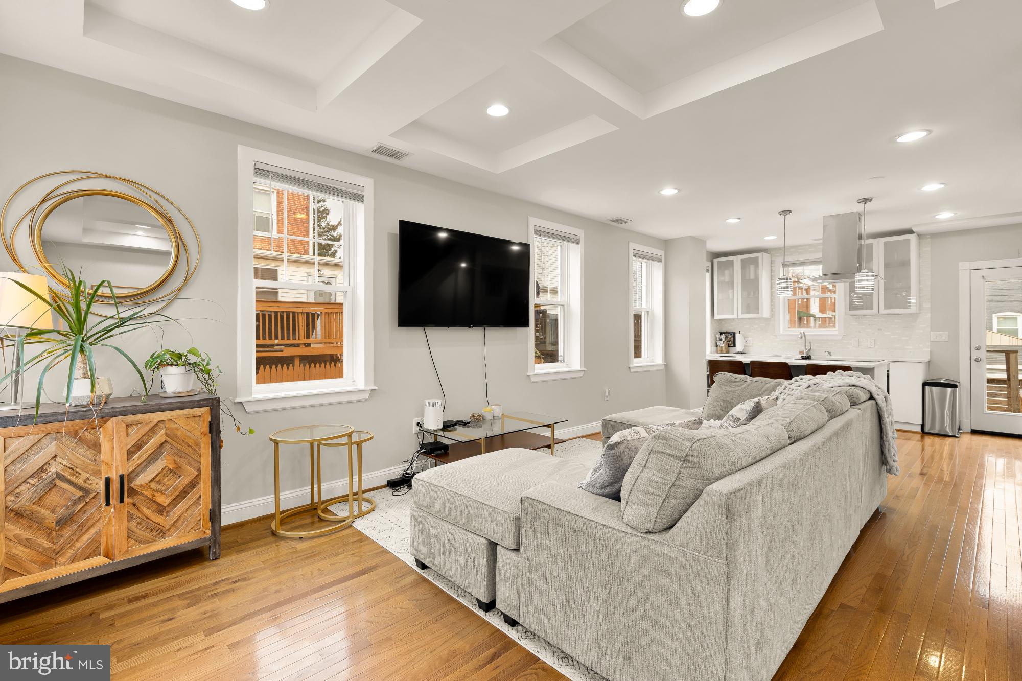 729 Roxboro Place Northwest Washington, DC 20011 - Photo 4 of 22