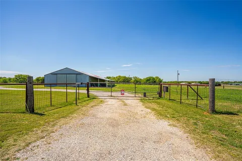 $1,495,000 | 4700 Farm To Market Road 922, Valley View, TX 76272
