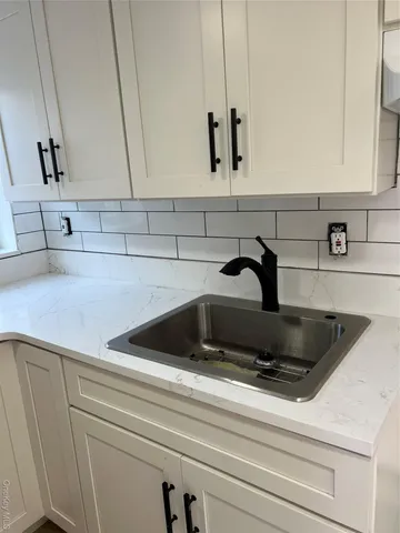 a close view of sink and tap
