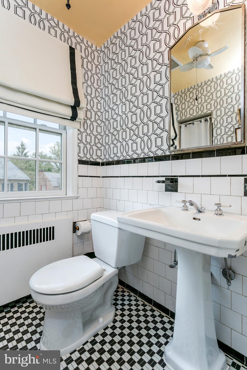 600 Kingston Road Baltimore, MD 21212 - Photo 22 of 29 Bath (Master)