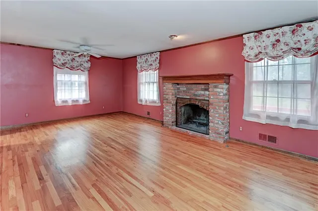 $298,000 | 4100 North Tracy Avenue, Kansas City, MO 64116