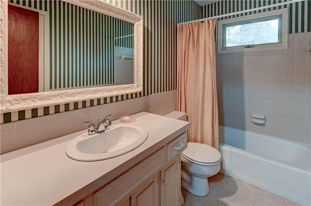 $298,000 | 4100 North Tracy Avenue, Kansas City, MO 64116