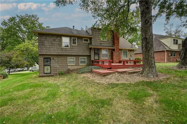 $298,000 | 4100 North Tracy Avenue, Kansas City, MO 64116