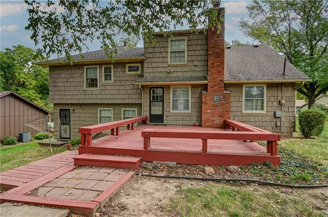 $298,000 | 4100 North Tracy Avenue, Kansas City, MO 64116