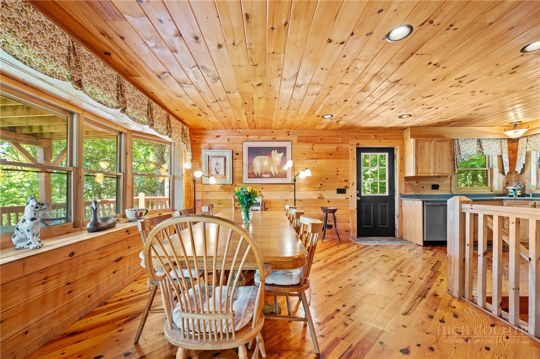 310 Locust Point Drive Boone, NC 28607 - Photo 11 of 33
