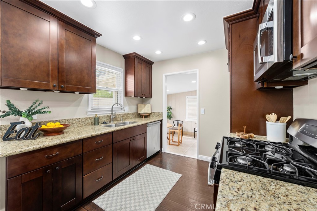 232 Olive Place Brea, CA 92821 - Photo 8 of 26