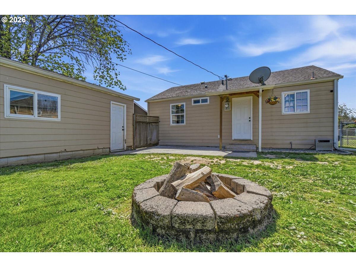 3042 Field Street Longview, WA 98632 - Photo 19 of 25