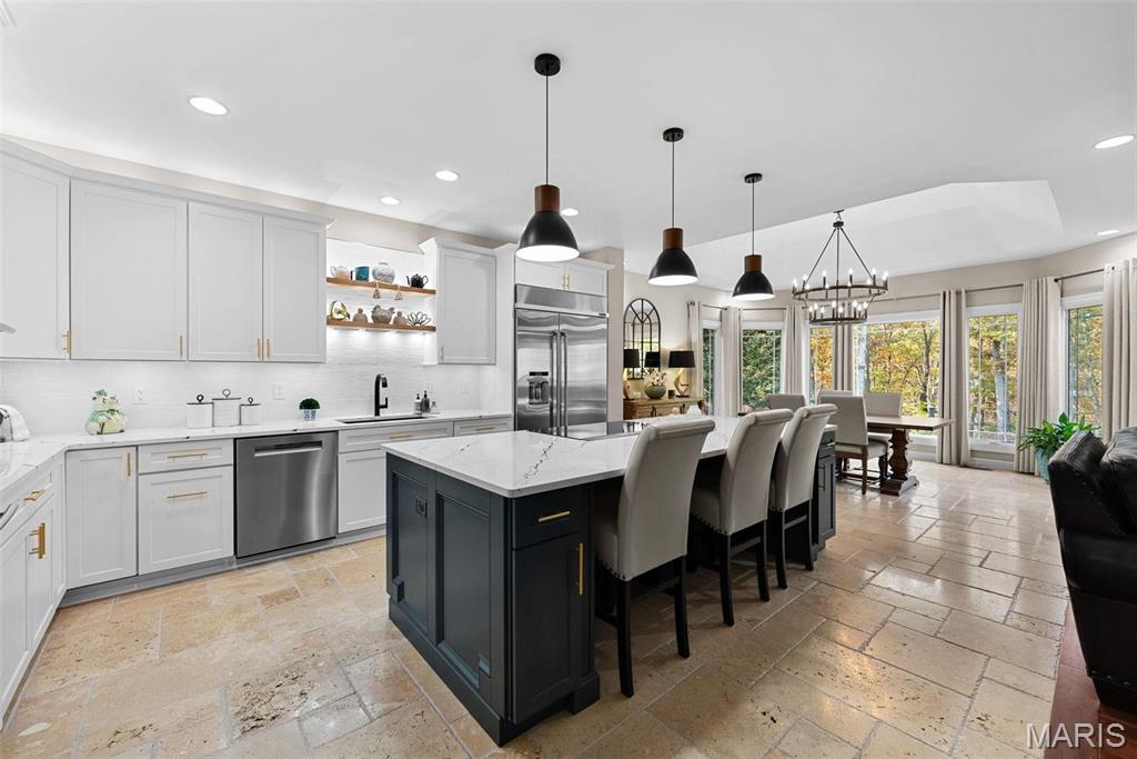 725 Crown Pointe Farms Defiance, MO 63341 - Photo 4 of 92