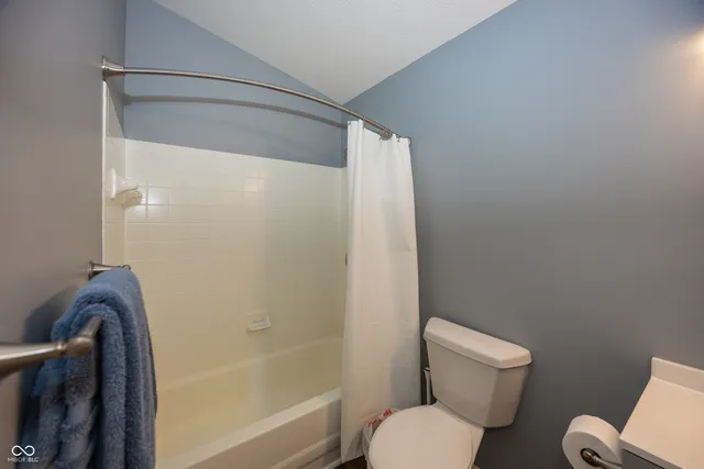 $185,000 | 8410 Glenwillow Lane, Unit 205, Indianapolis, IN 46278