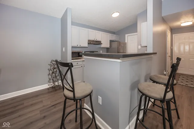 $185,000 | 8410 Glenwillow Lane, Unit 205, Indianapolis, IN 46278