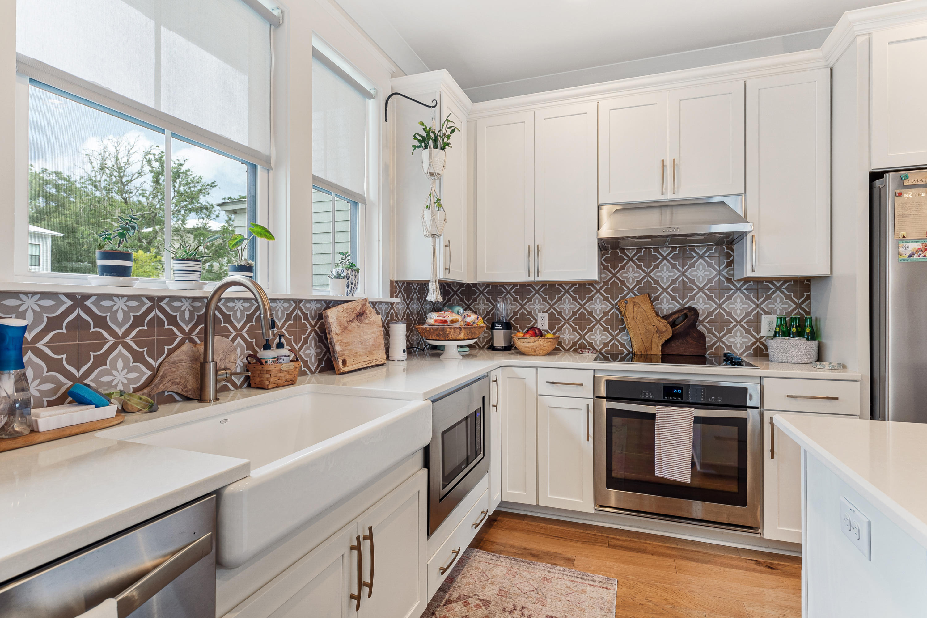978 Key Colony Court Mount Pleasant, SC 29464 - Photo 8 of 24 Designer finishes