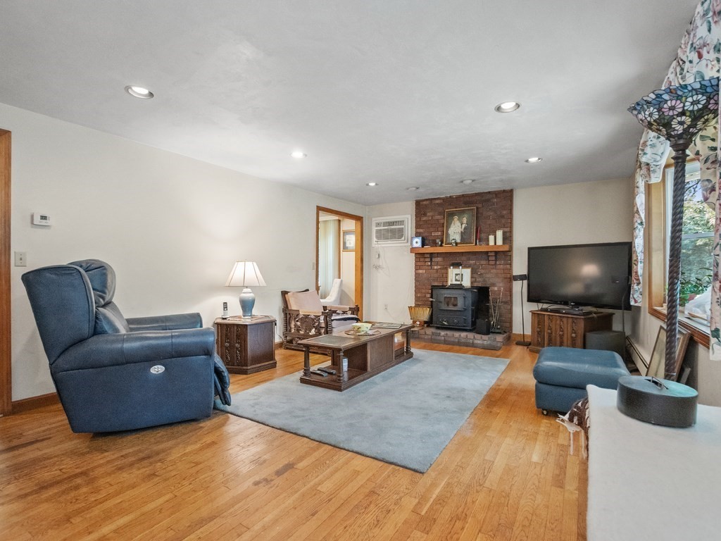 124 Sibley Road Waltham, MA 02453 - Photo 16 of 37