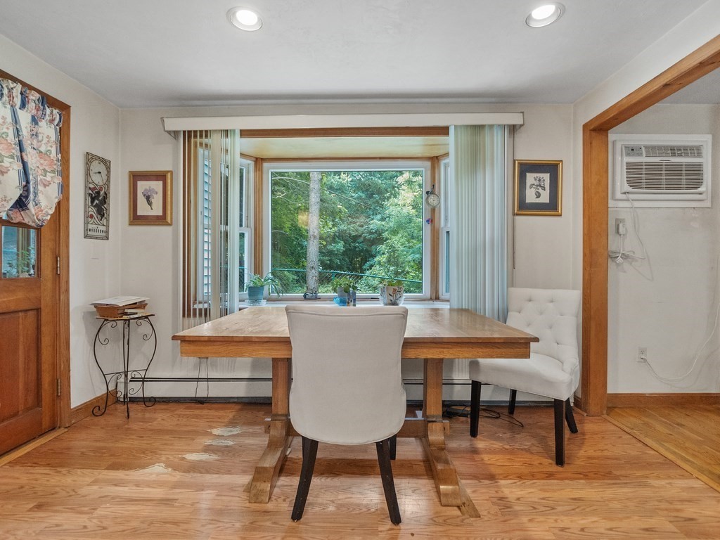 124 Sibley Road Waltham, MA 02453 - Photo 8 of 37