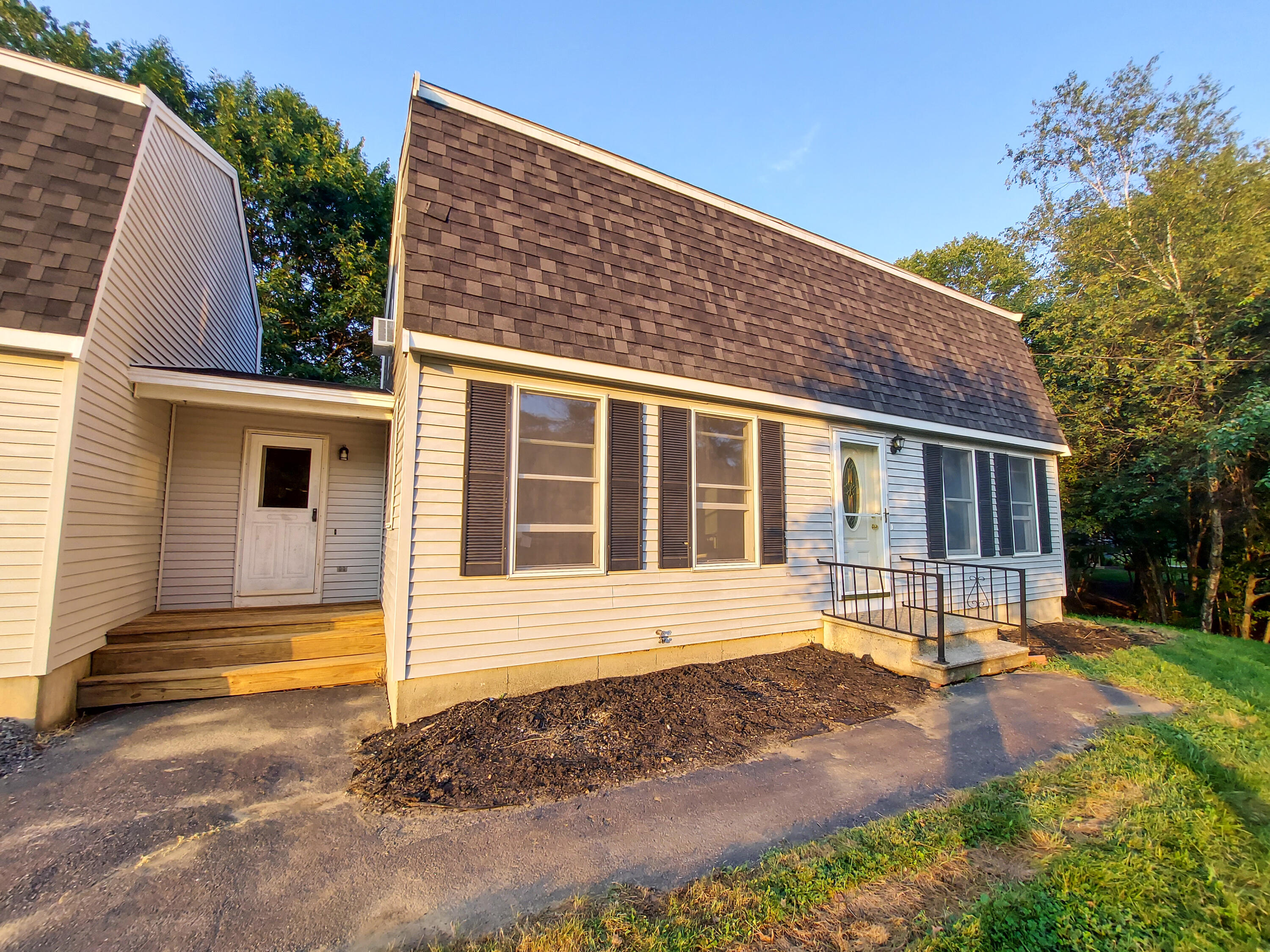 2 Springtree Lane South Berwick, ME 03908 - Photo 3 of 28 20210826_184424-2