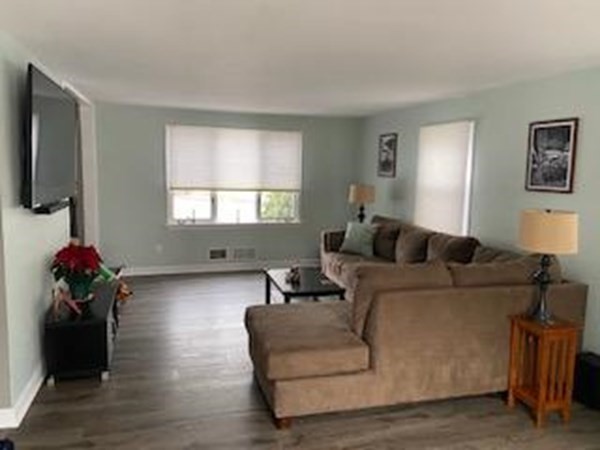 19 Harris Road Lynn, MA 01904 - Photo 3 of 32 Gallery Image 3