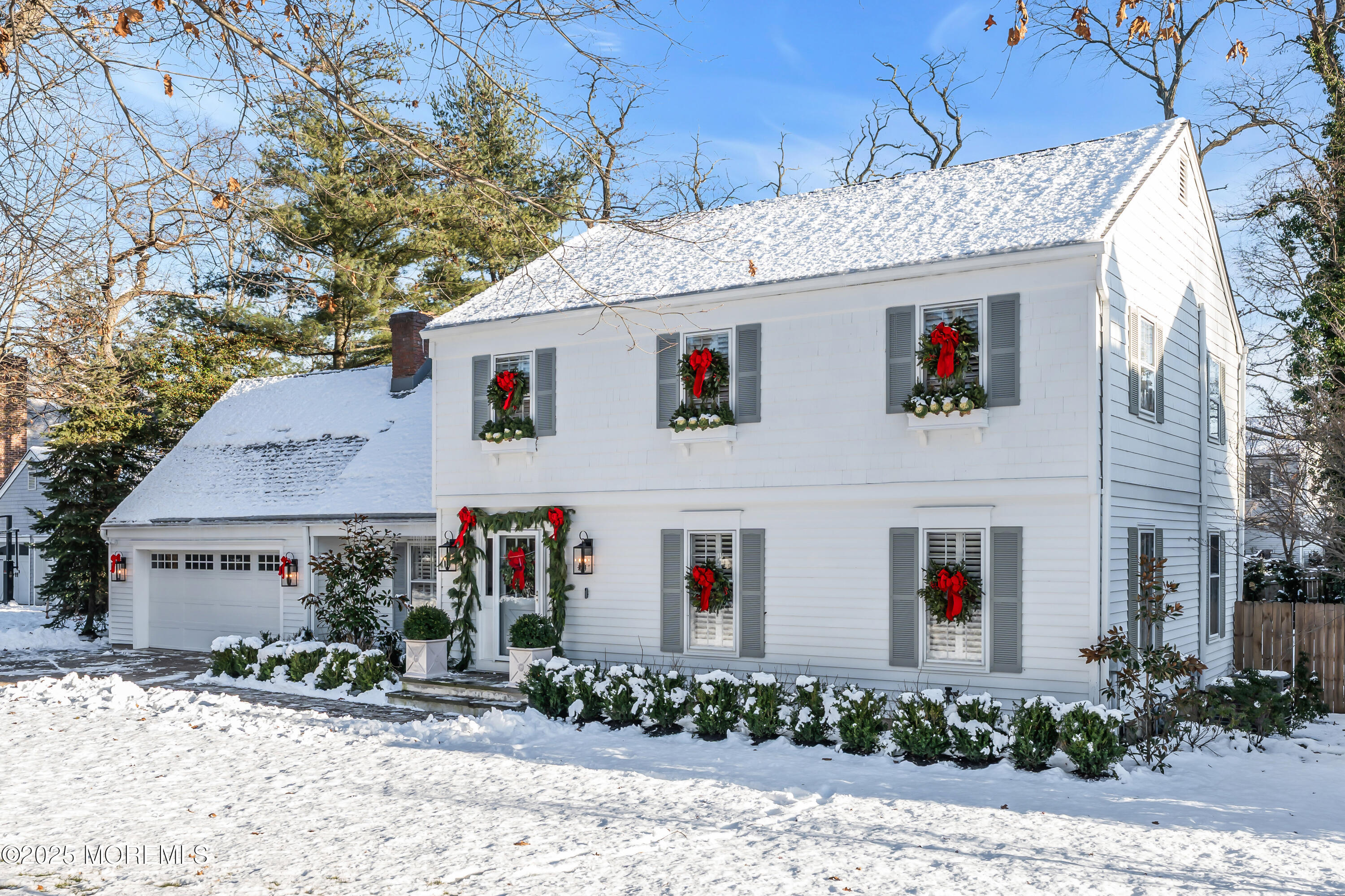 a view of multiple house