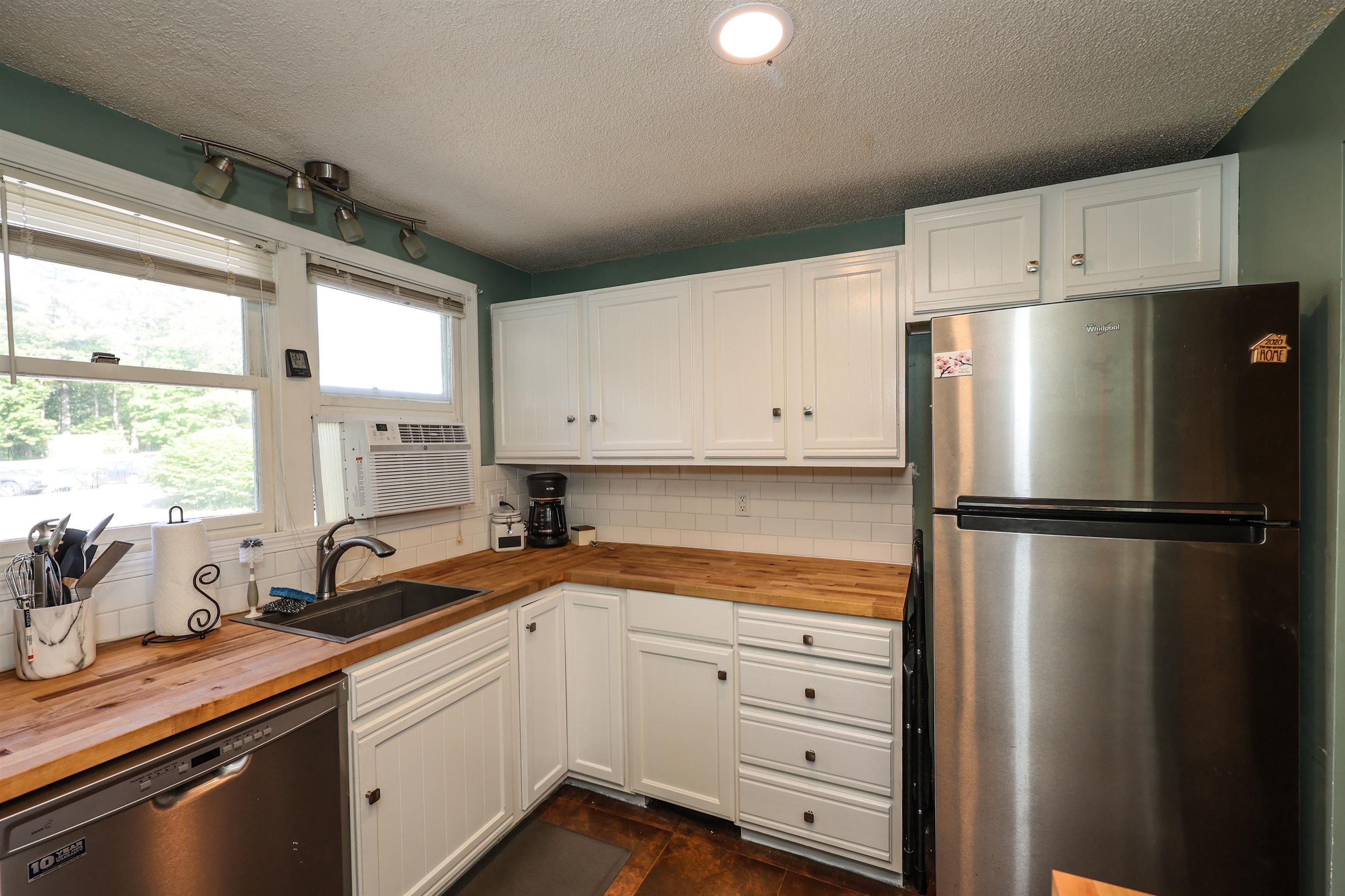 11 Prospect Heights Road Peterborough, NH 03458 - Photo 4 of 33 Gallery Image 4