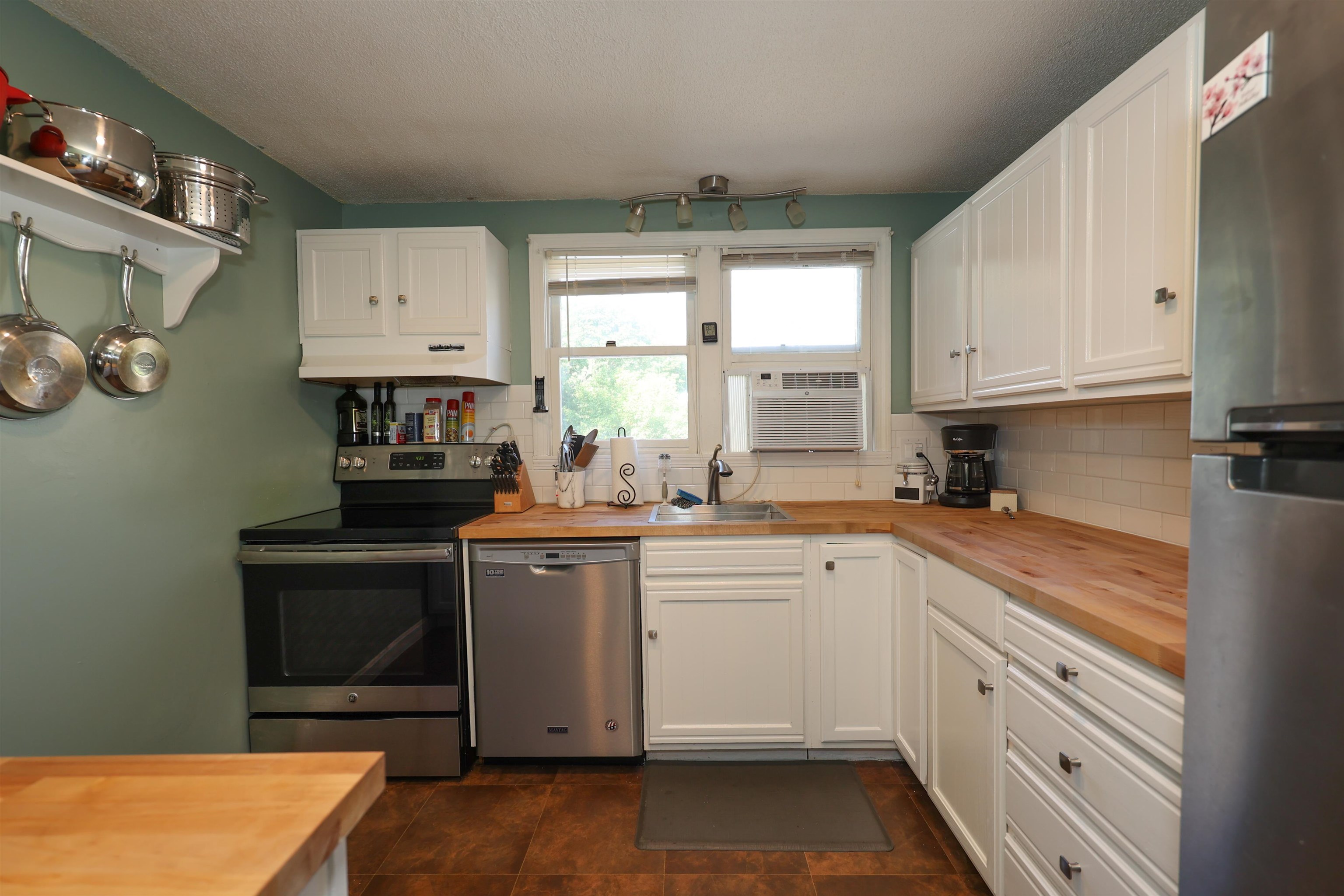 11 Prospect Heights Road Peterborough, NH 03458 - Photo 9 of 33 Gallery Image 9