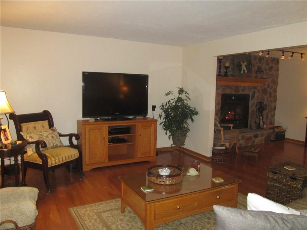 182 Woodcrest Road Butler, PA 16002 - Photo 11 of 25 Alternate view of family room