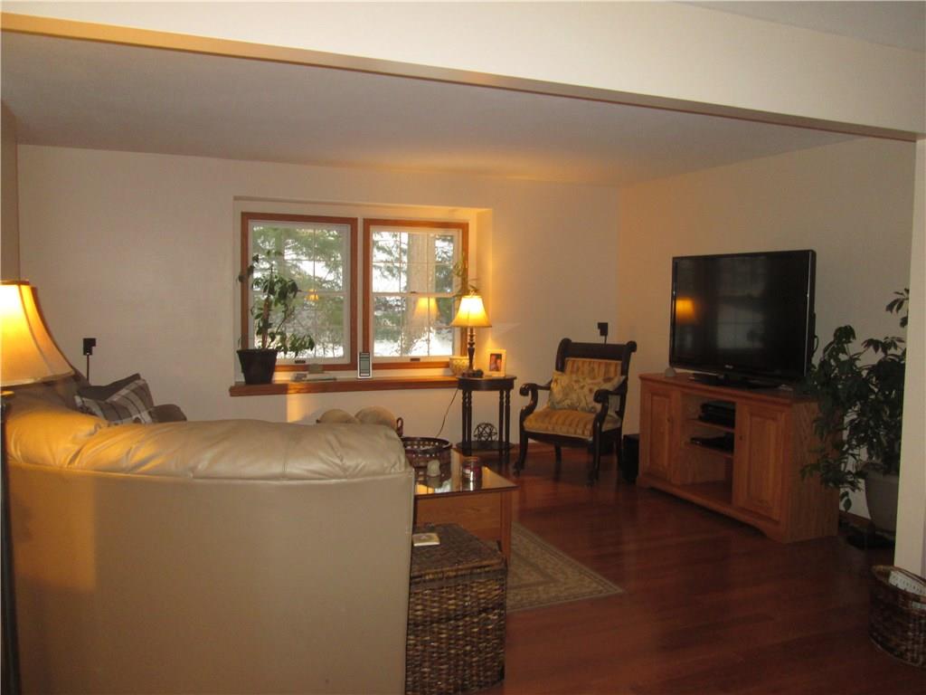182 Woodcrest Road Butler, PA 16002 - Photo 10 of 25 Family room off dining area
