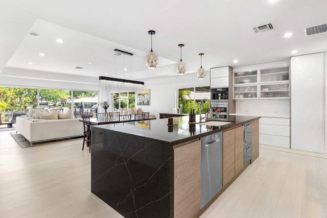 $2,825,000 | 5282 Boca Marina Circle South, Boca Raton, FL 33487