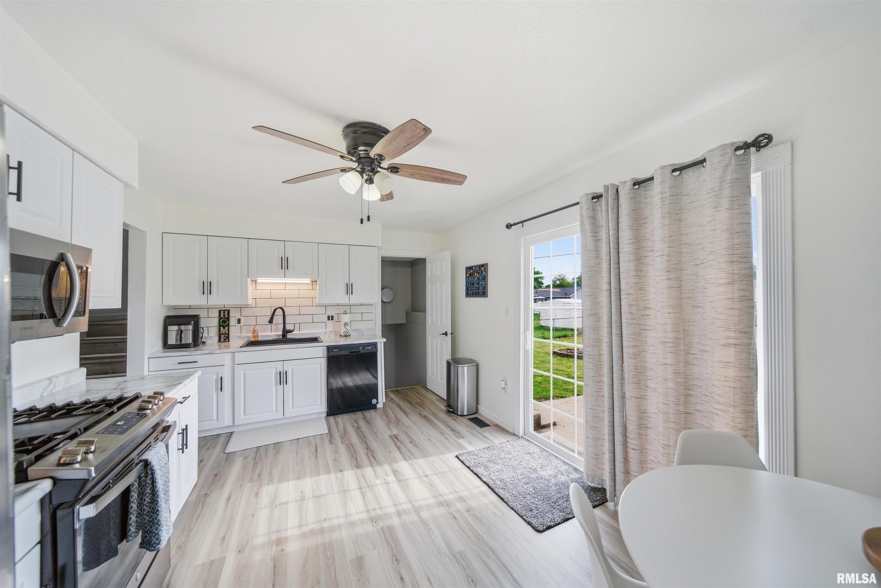 2702 South Skyway Road Peoria, IL 61607 - Photo 8 of 34 Gallery Image 8