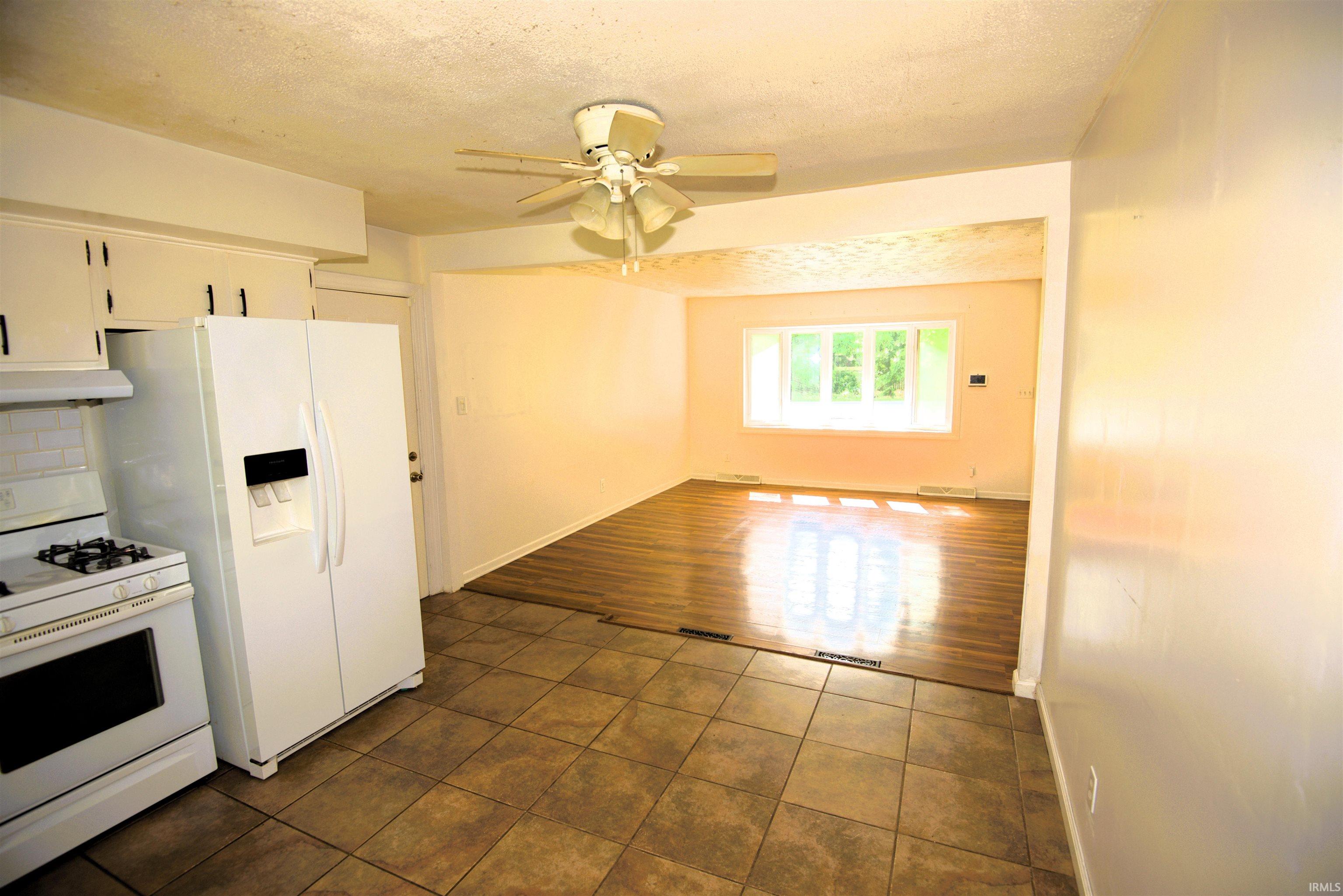 54872 Bittersweet Road Mishawaka, IN 46545 - Photo 5 of 23