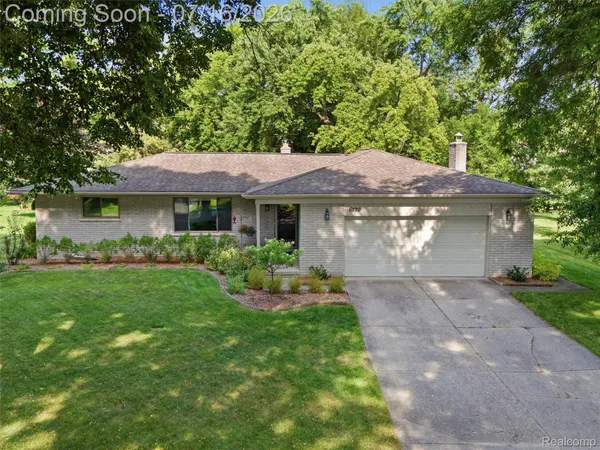 $399,900 | 6229 Sandshores Drive, Troy, MI 48085