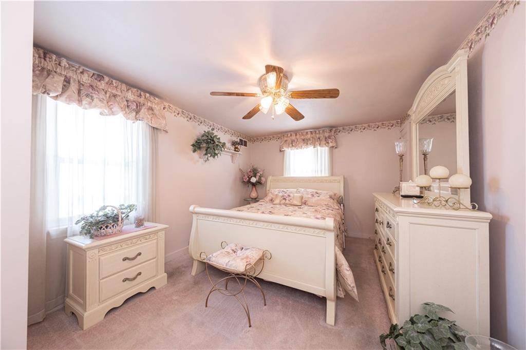 2511 McNeilly Road Pittsburgh, PA 15226 - Photo 15 of 23 a view of living room with washer and dryer