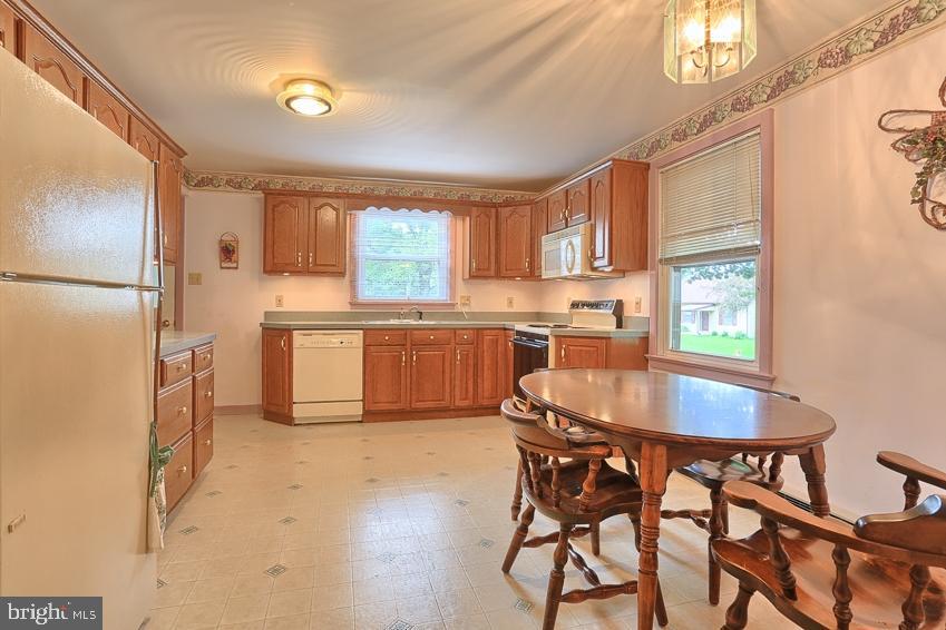 923 Pine Hill Road Lititz, PA 17543 - Photo 8 of 27