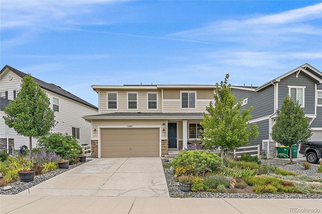 front view of house with a yard