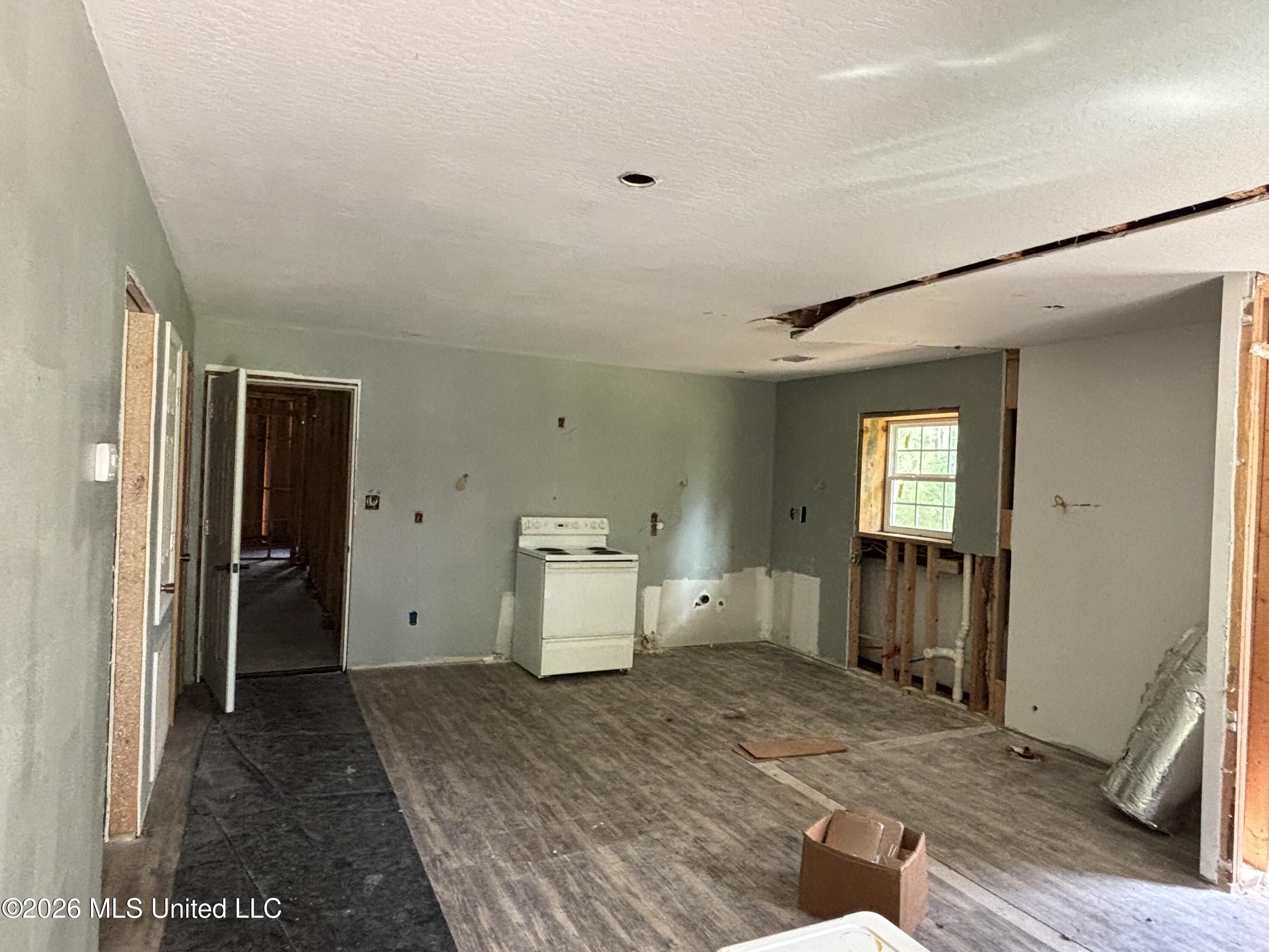 202 Smith Road Lumberton, MS 39455 - Photo 8 of 32 IMG_2935