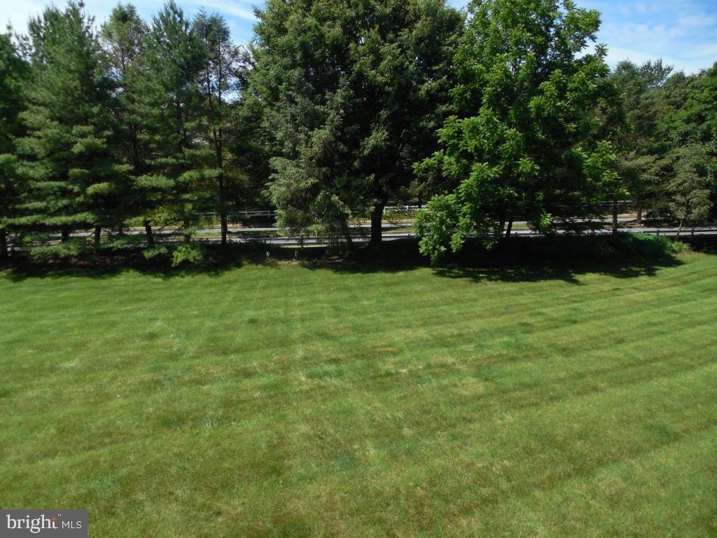 39 Greythorne Road Lancaster, PA 17603 - Photo 22 of 23 Gallery Image 22