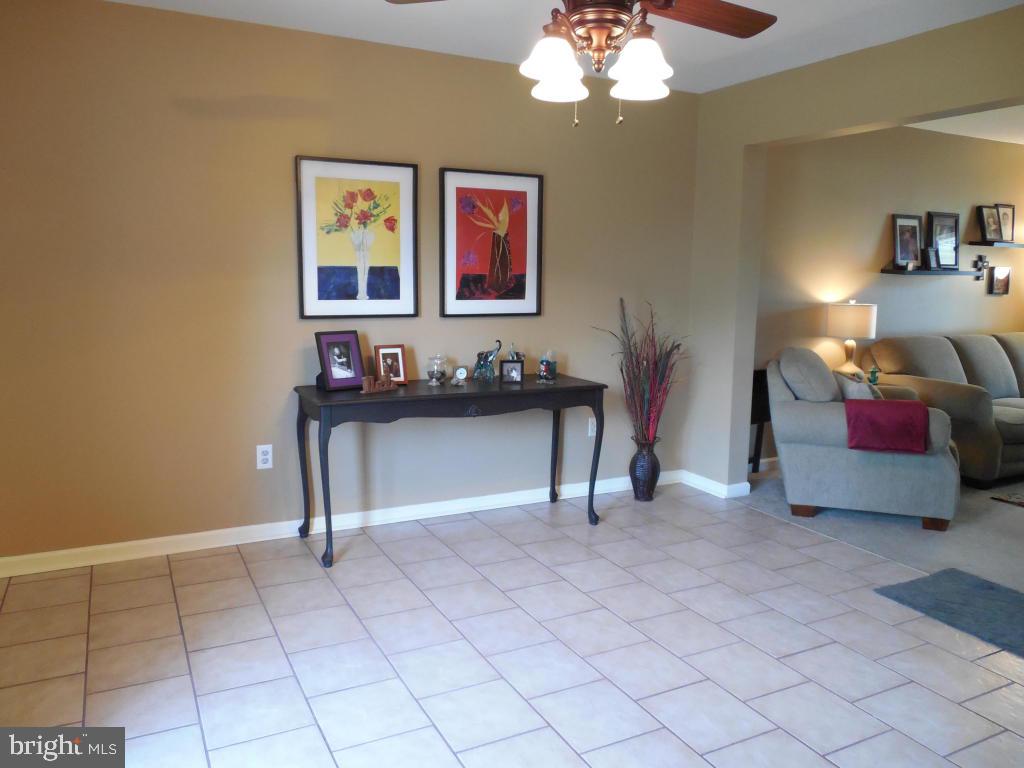 39 Greythorne Road Lancaster, PA 17603 - Photo 8 of 23 Gallery Image 8