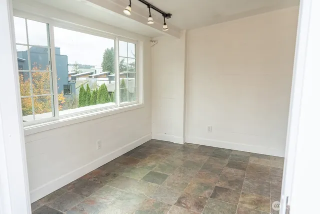 $4,500 | 10333 Northeast 186th Street, Bothell, WA 98011